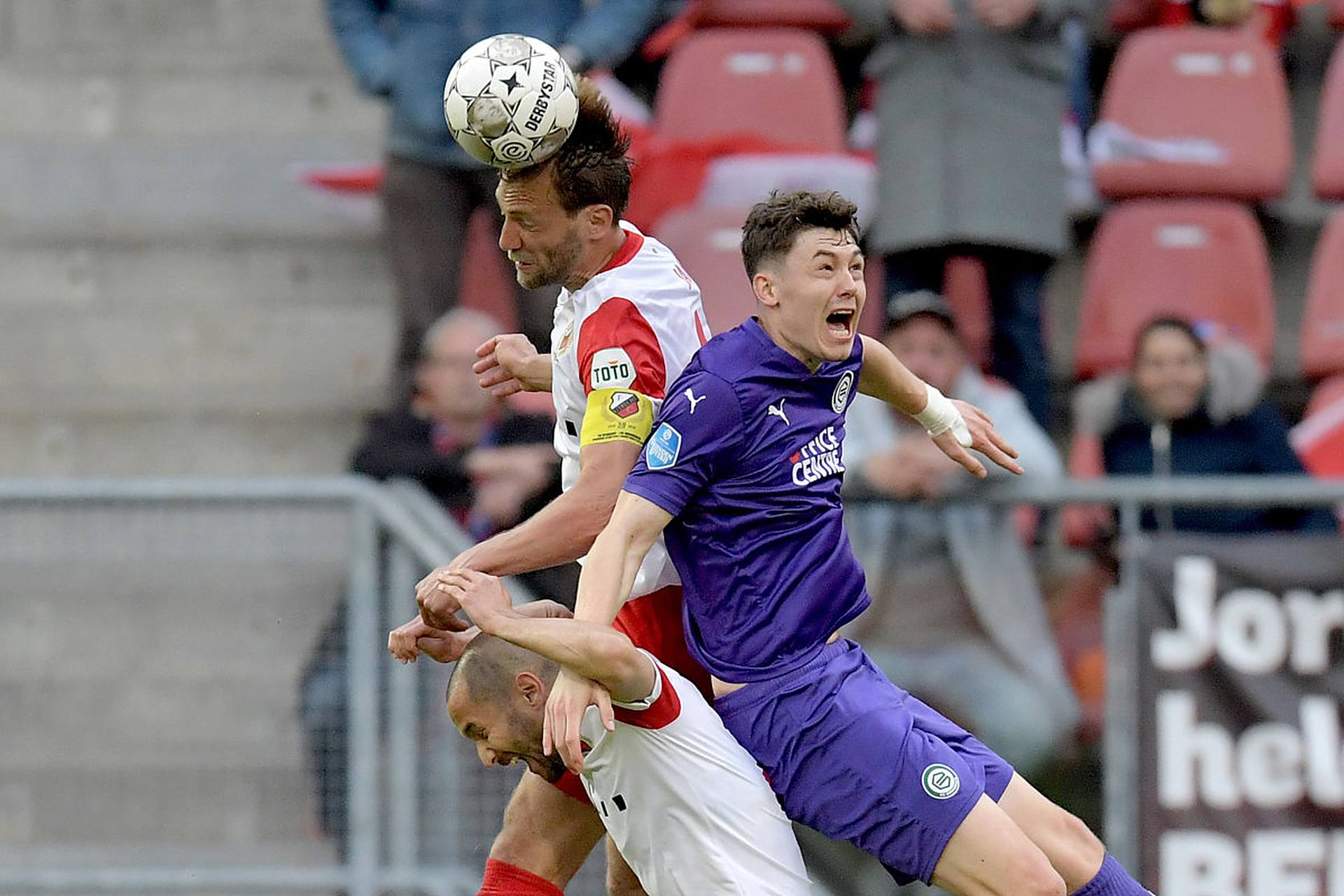 不但充满噱 不但充满噱