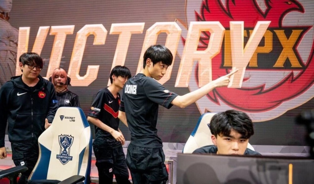 长背景与个 长背景与个