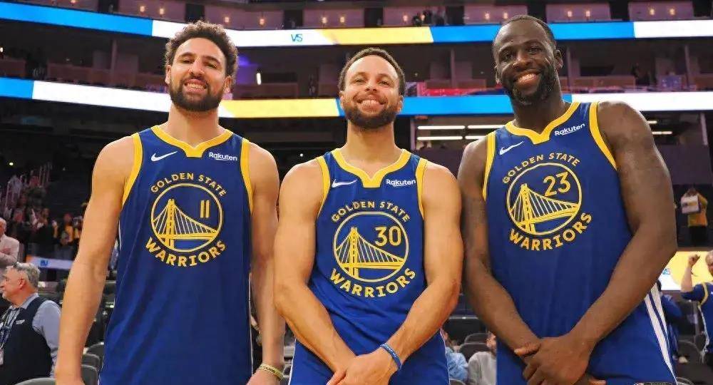 和凹地的 和凹地的